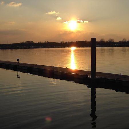 Botel Ophoven Kinrooi Buitenkant foto