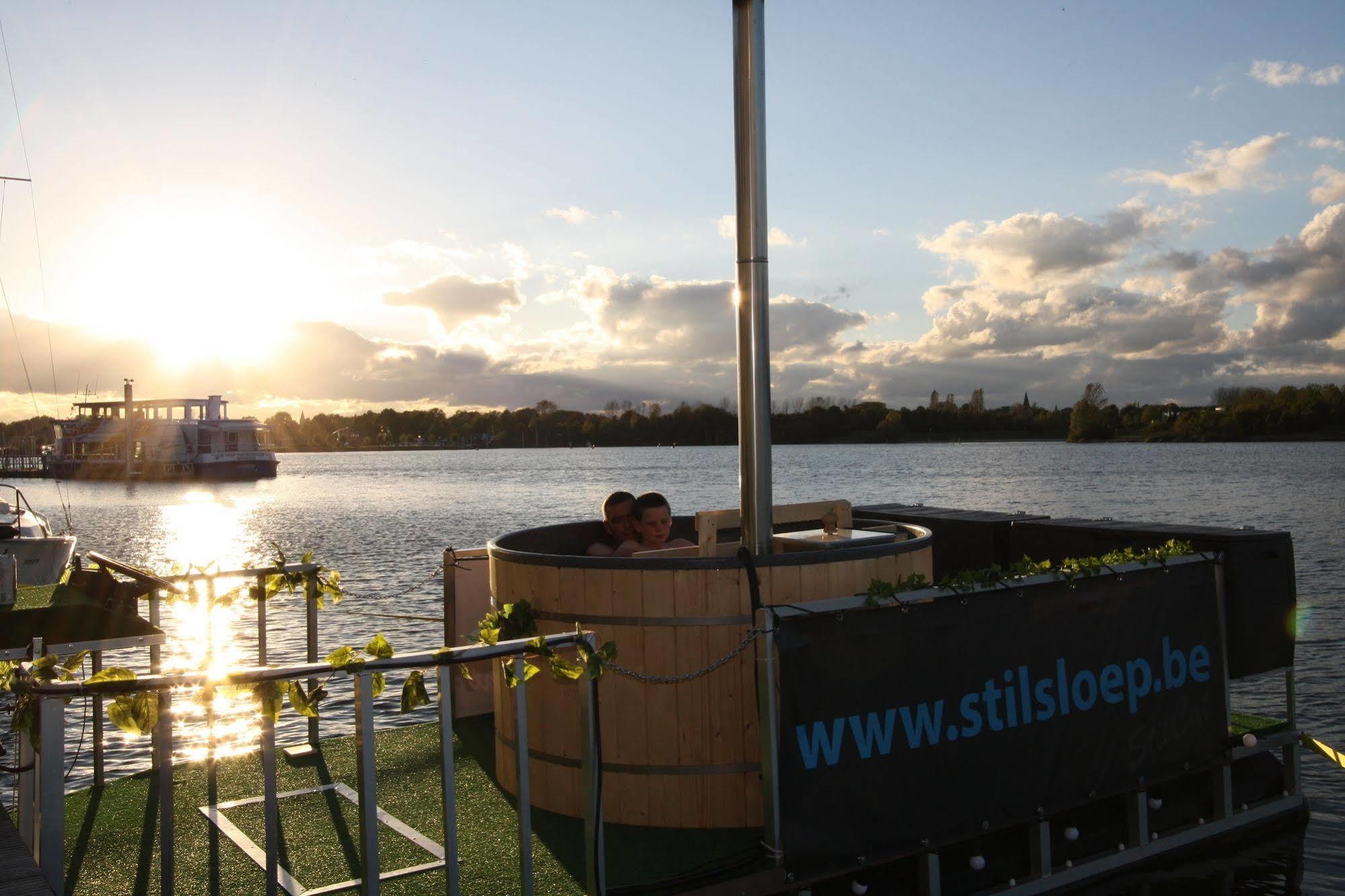 Botel Ophoven Kinrooi Buitenkant foto