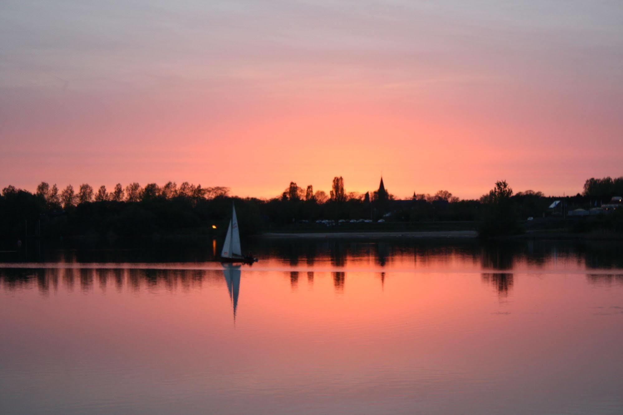 Botel Ophoven Kinrooi Buitenkant foto